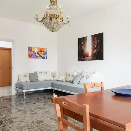 Dimora Vialecce ,with Private Parking Apartman